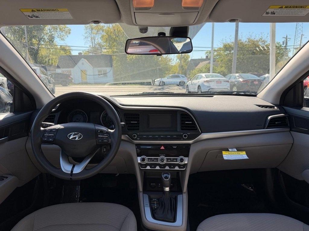Hyundai Elantra SE 6M 2020