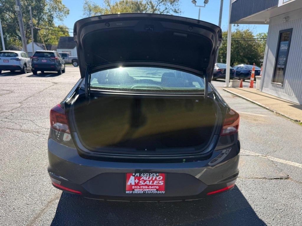 Hyundai Elantra SE 6M 2020
