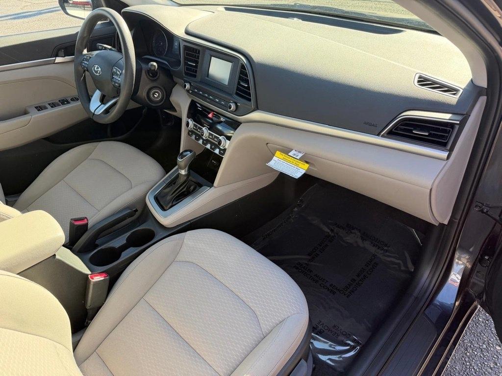 Hyundai Elantra SE 6M 2020
