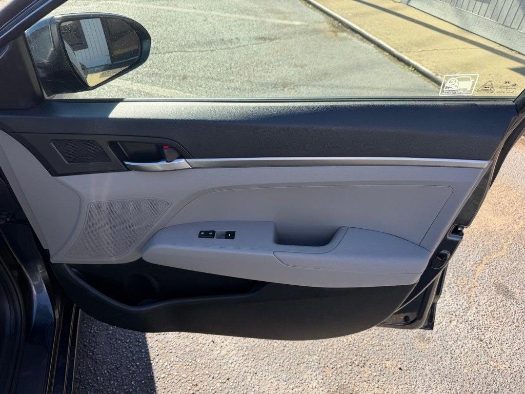 Hyundai Elantra SE 6M 2020