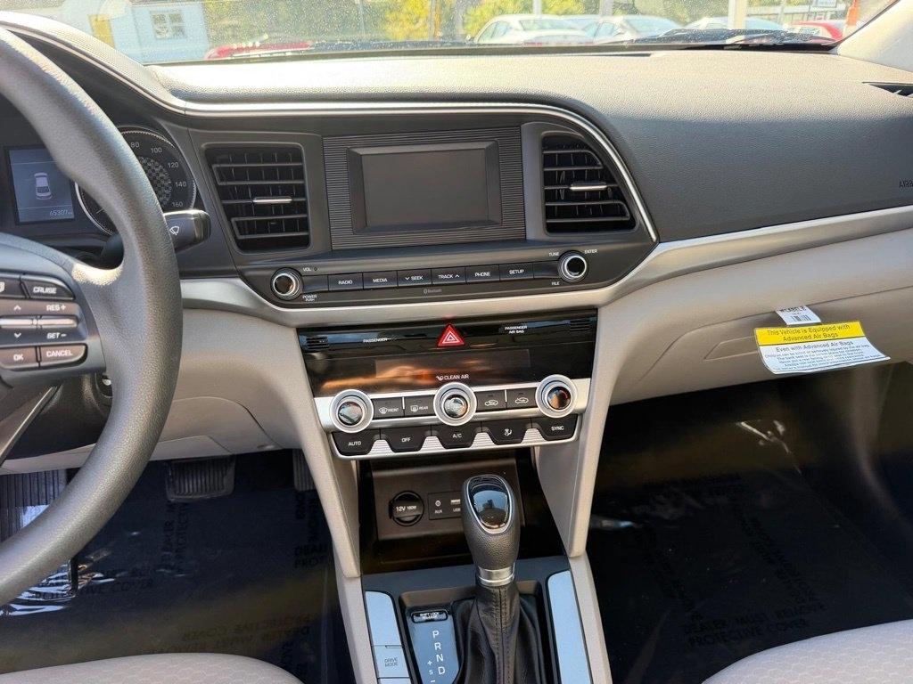 Hyundai Elantra SE 6M 2020