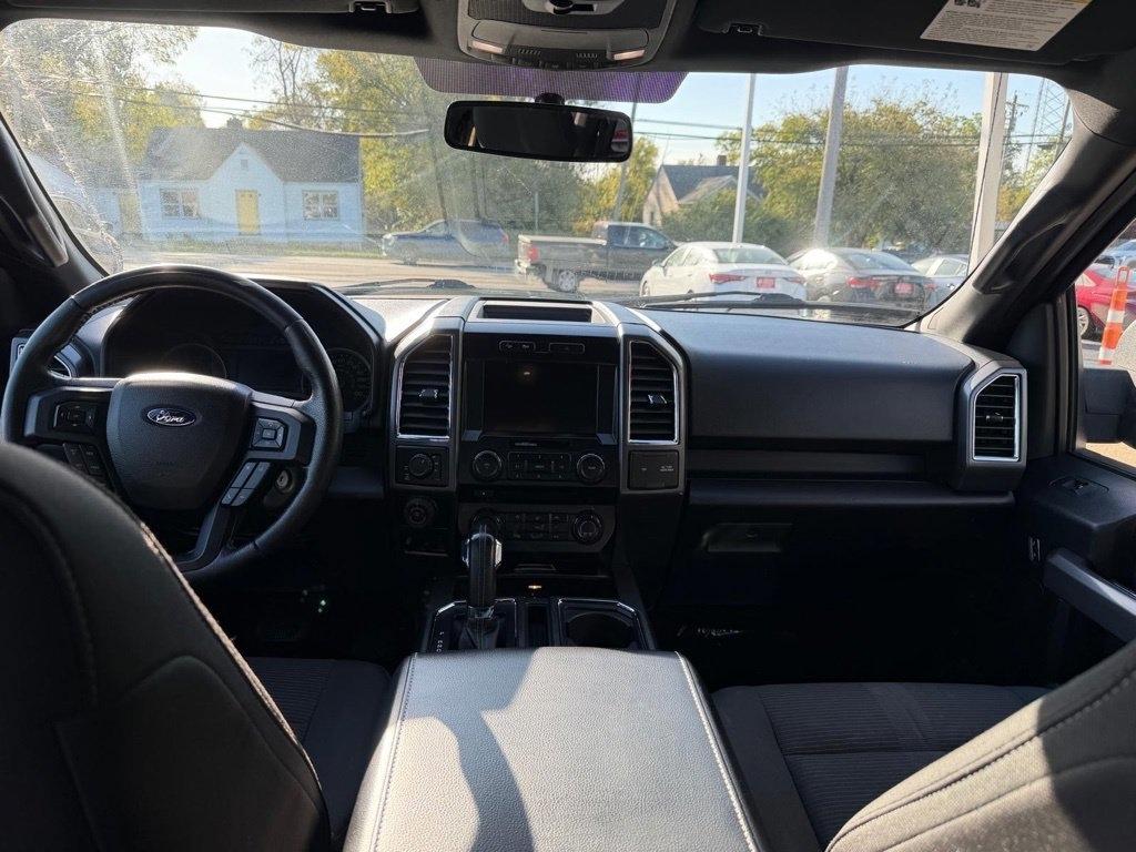 Ford F-150 4WD SuperCrew 145" XLT 2016