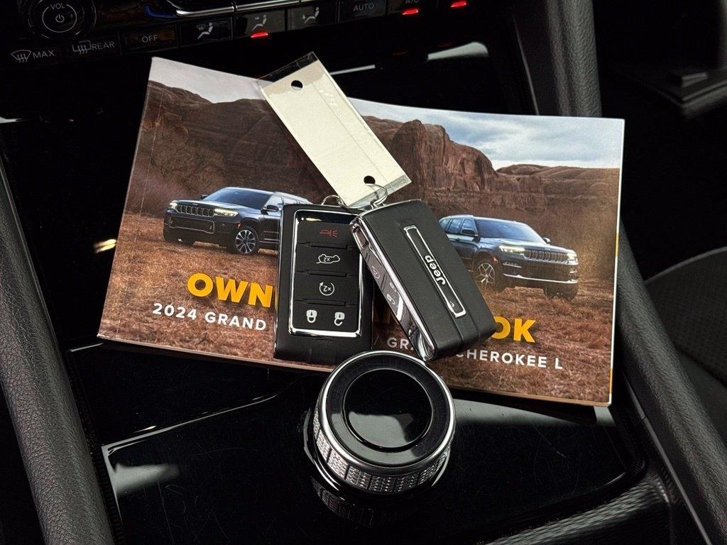 Jeep Grand Cherokee 4WD 4dr Altitude 2024