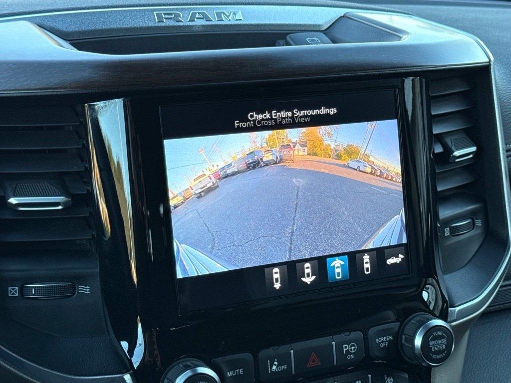RAM 1500 Laramie Quad Cab 4WD 2021