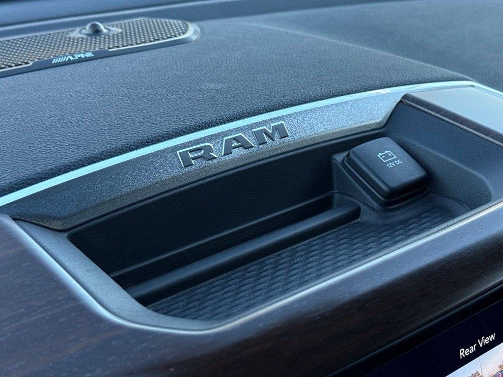 RAM 1500 Laramie Quad Cab 4WD 2021