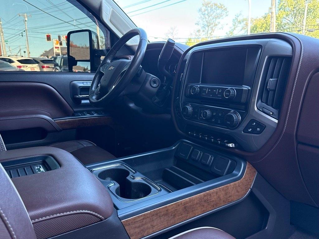 Chevrolet Silverado 3500HD 4WD Crew Cab 167" High Country 2016
