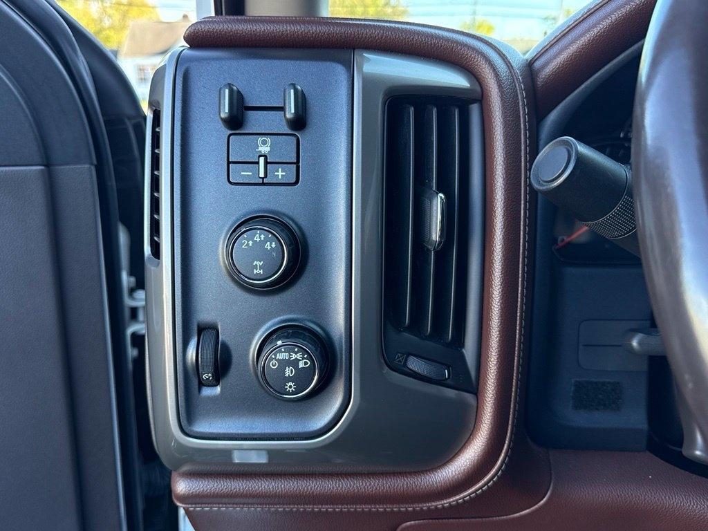Chevrolet Silverado 3500HD 4WD Crew Cab 167" High Country 2016