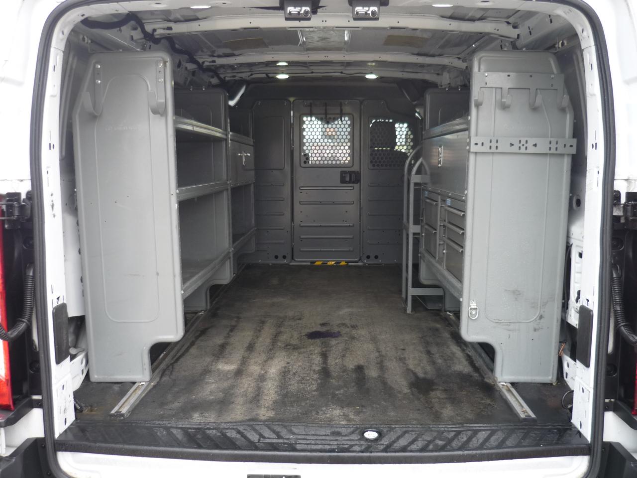 Ford Transit 150 Van Low Roof 60/40 Pass. 148-in. WB 2017