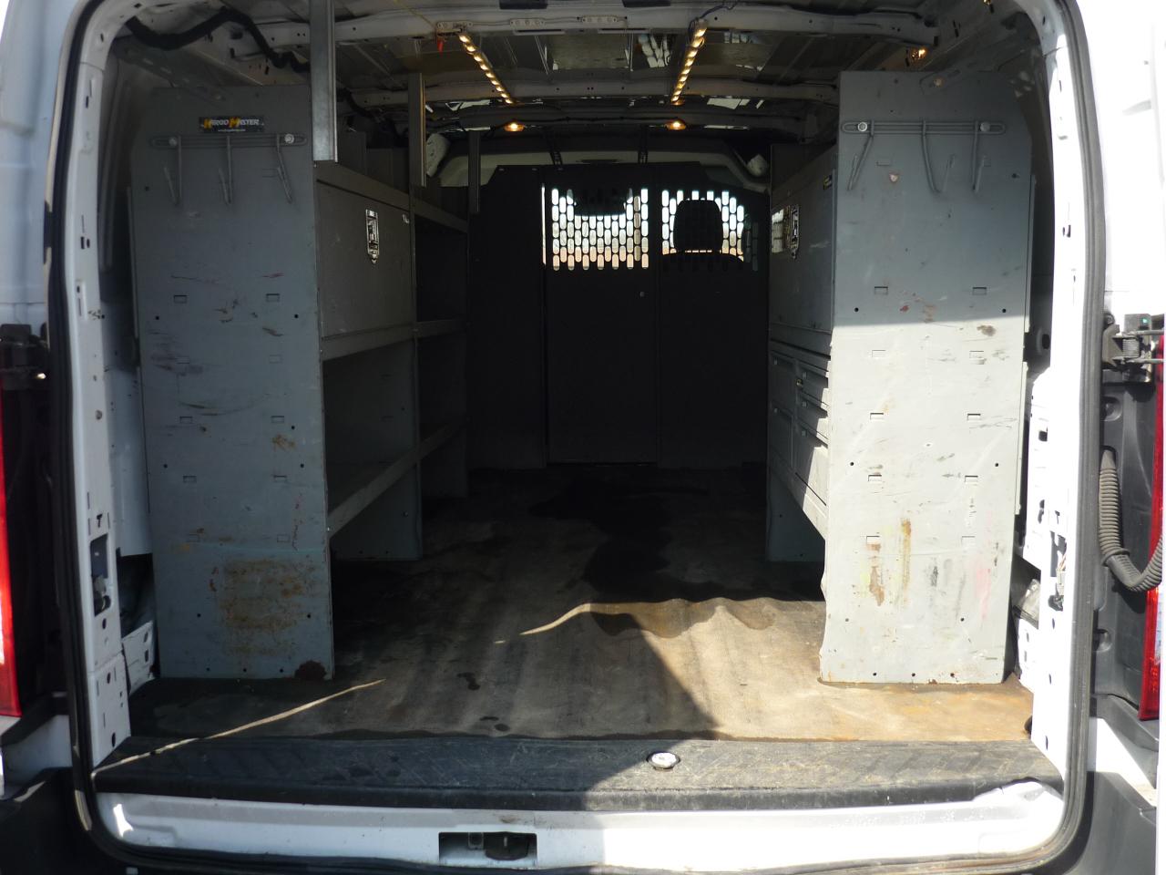 Ford Transit 250 Van Low Roof 60/40 Pass. 148-in. WB 2015