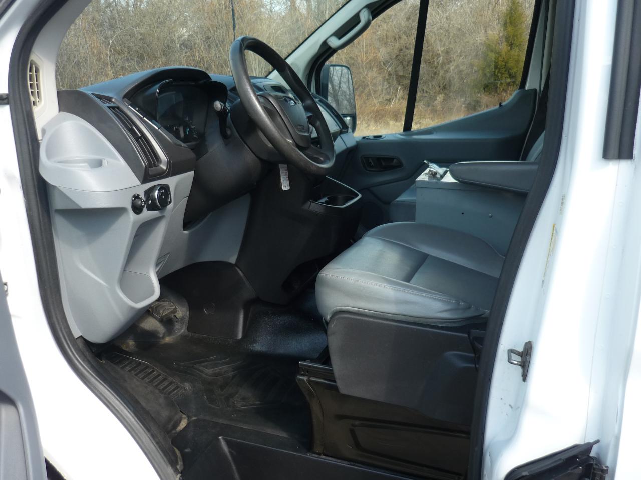 Ford Transit 250 Van Low Roof 60/40 Pass. 148-in. WB 2015