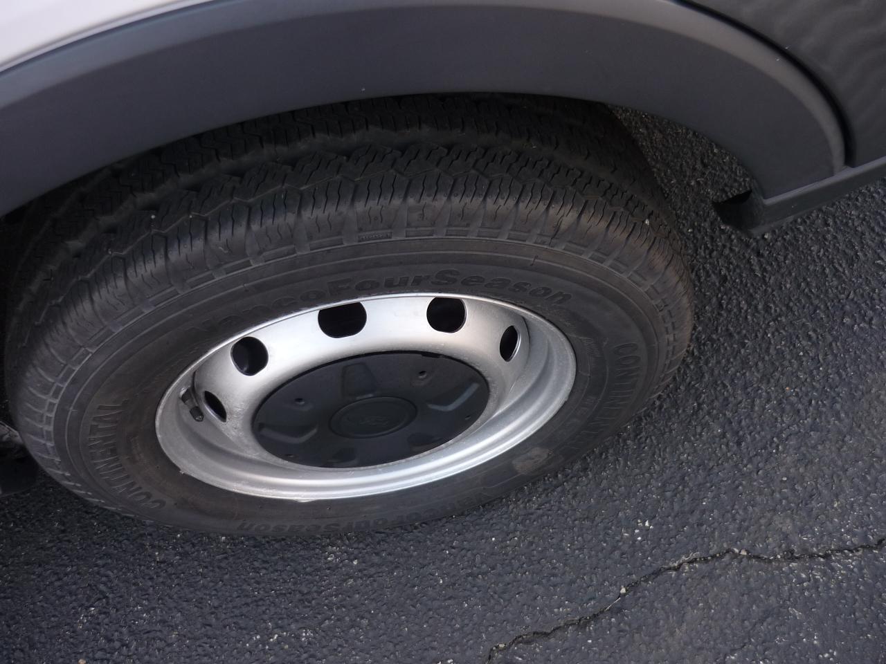 Ford Transit 250 Van Low Roof 60/40 Pass. 148-in. WB 2015