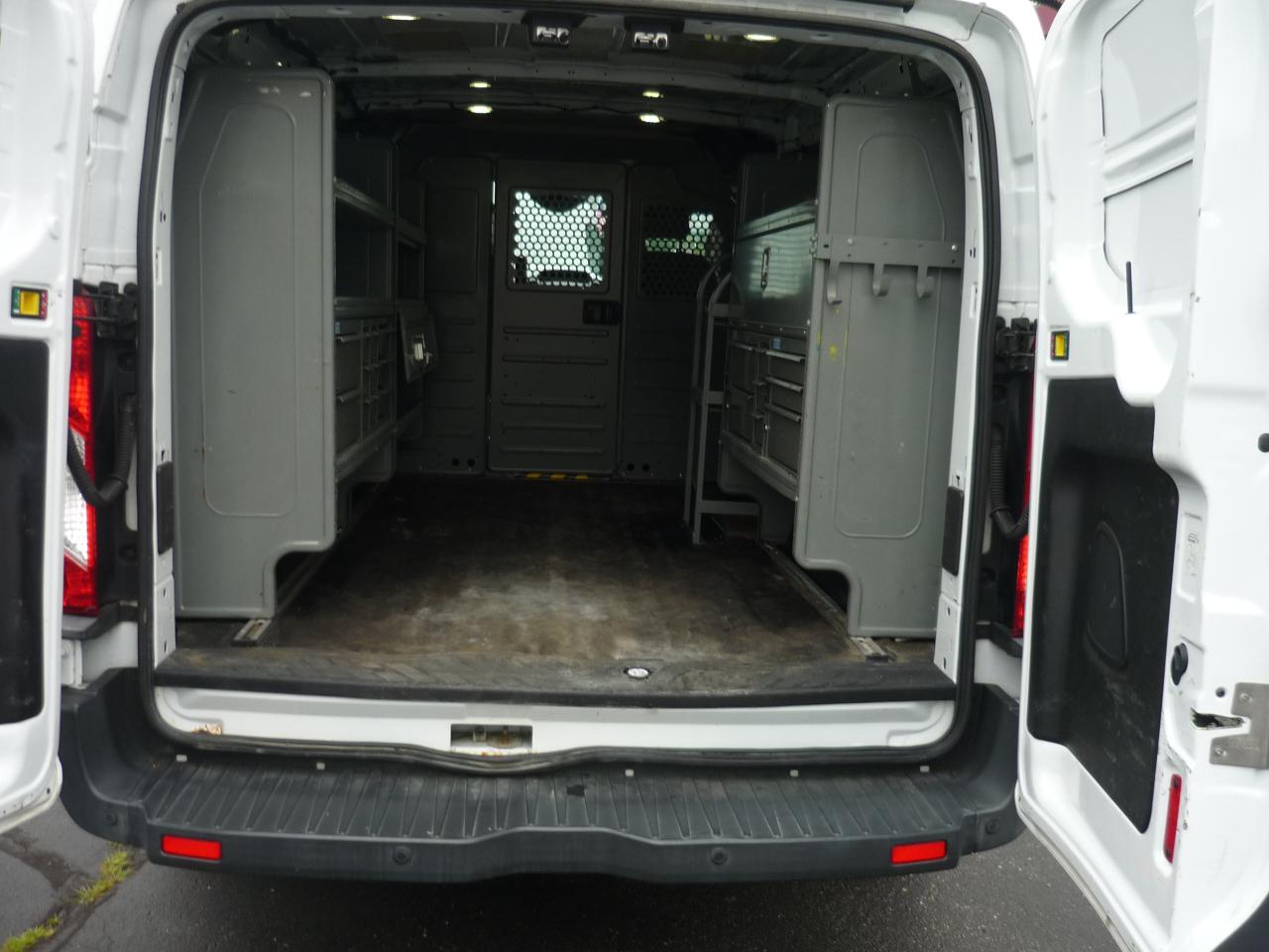 Ford Transit 250 Van Low Roof 60/40 Pass.130-in. WB 2017