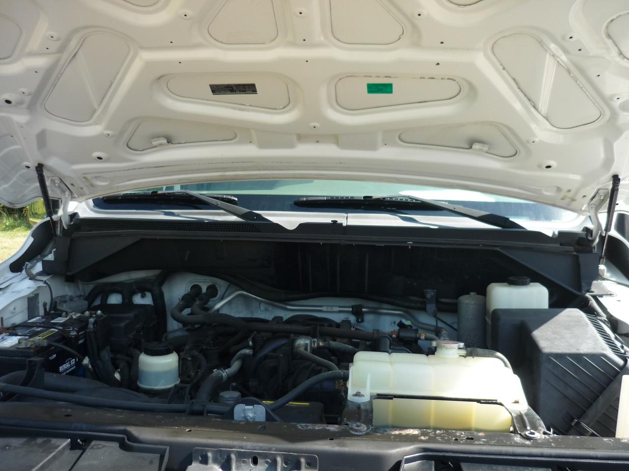 Nissan NV Cargo 2500 HD SV V8 2018