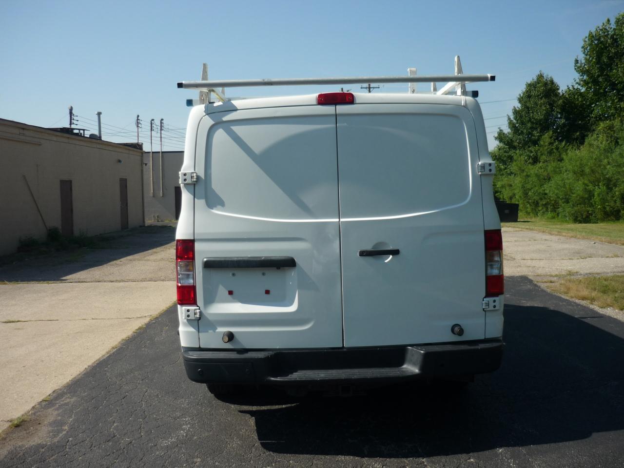Nissan NV Cargo 2500 HD SV V8 2018