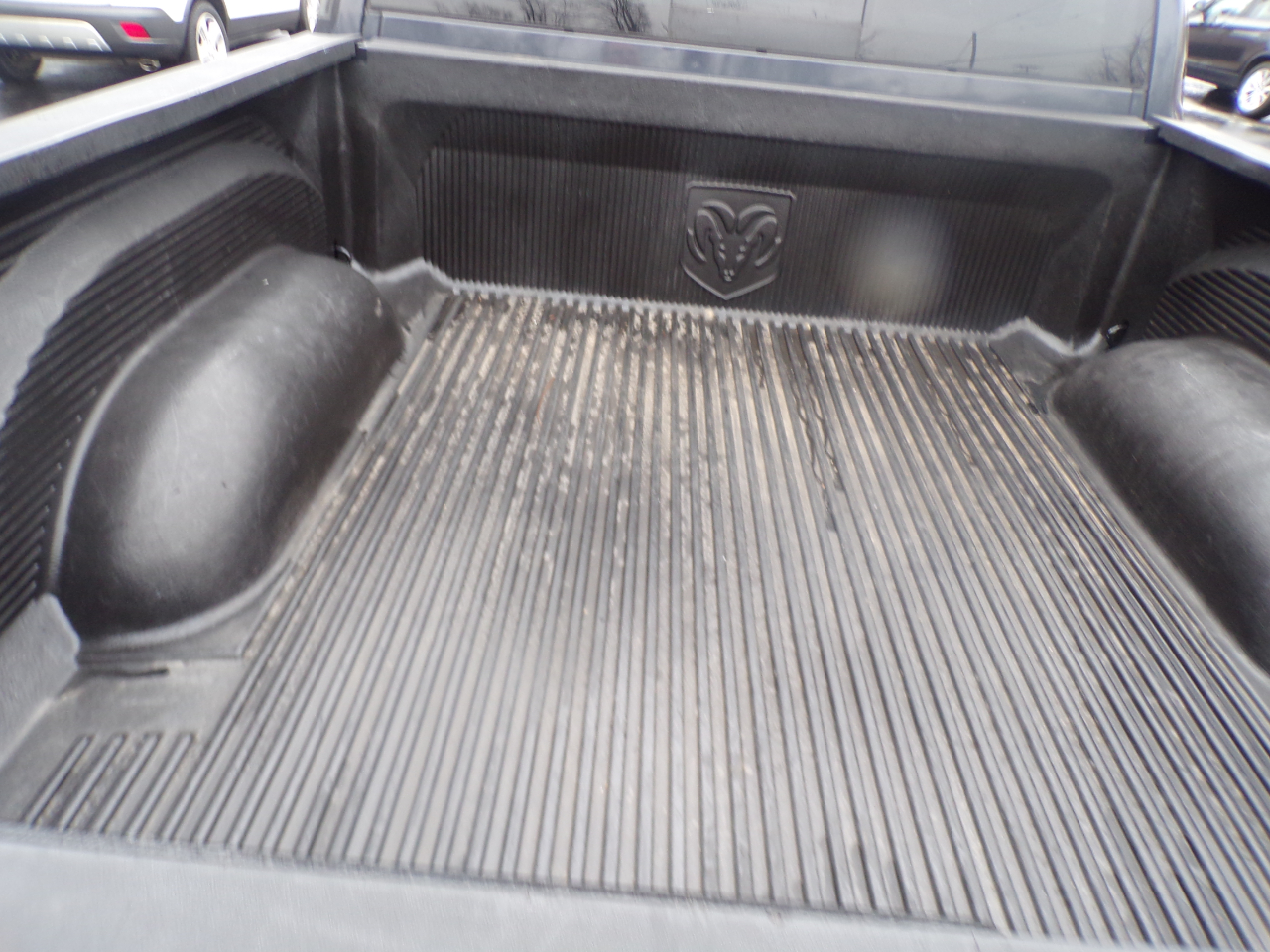 RAM 1500 Big Horn Quad Cab 4WD SWB 2014