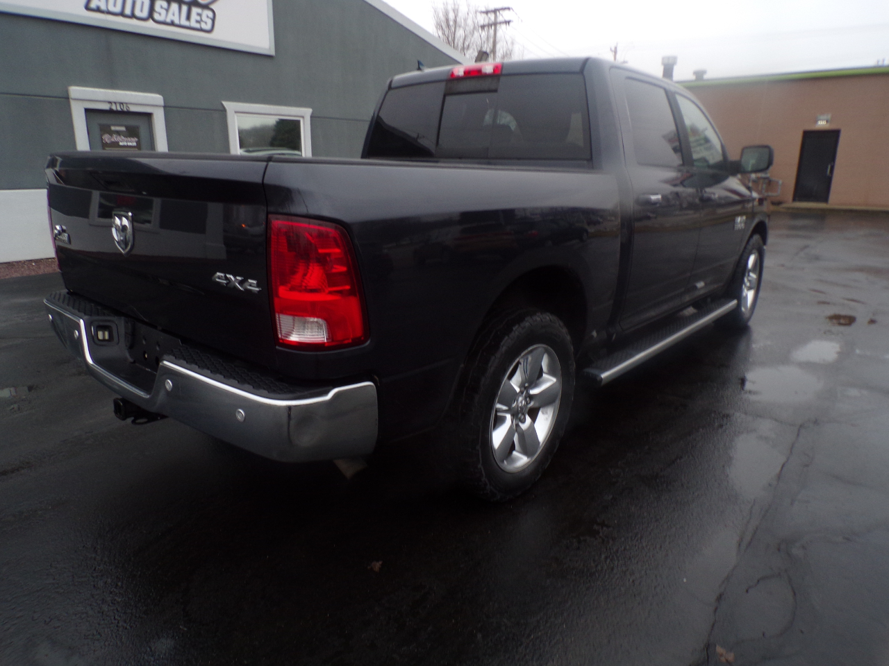 RAM 1500 Big Horn Quad Cab 4WD SWB 2014