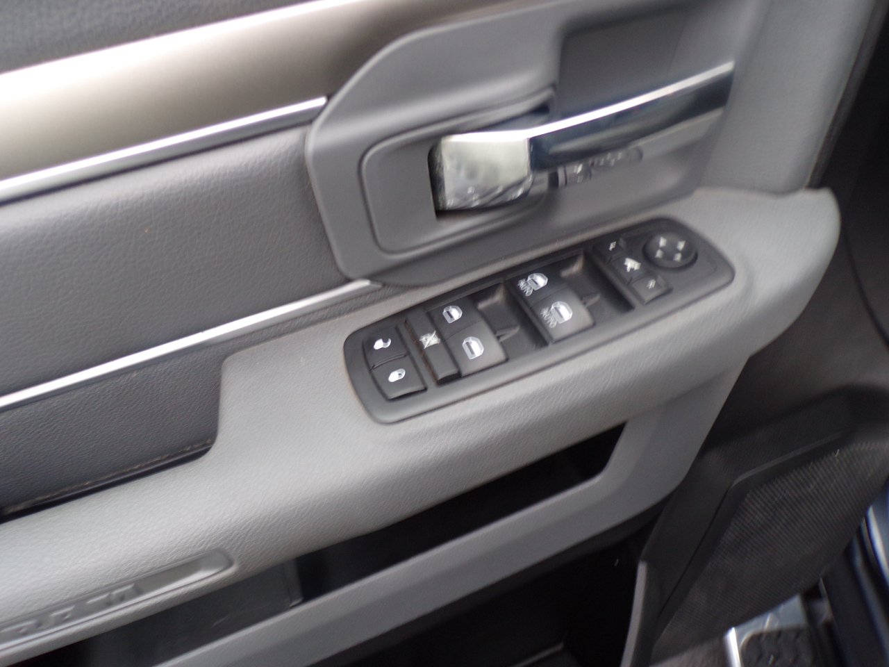 RAM 1500 Big Horn Quad Cab 4WD SWB 2014