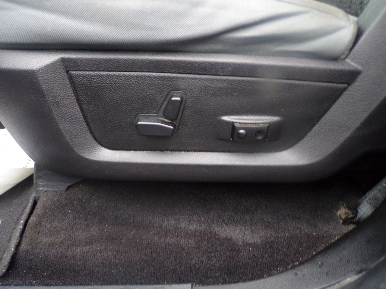 RAM 1500 Big Horn Quad Cab 4WD SWB 2014