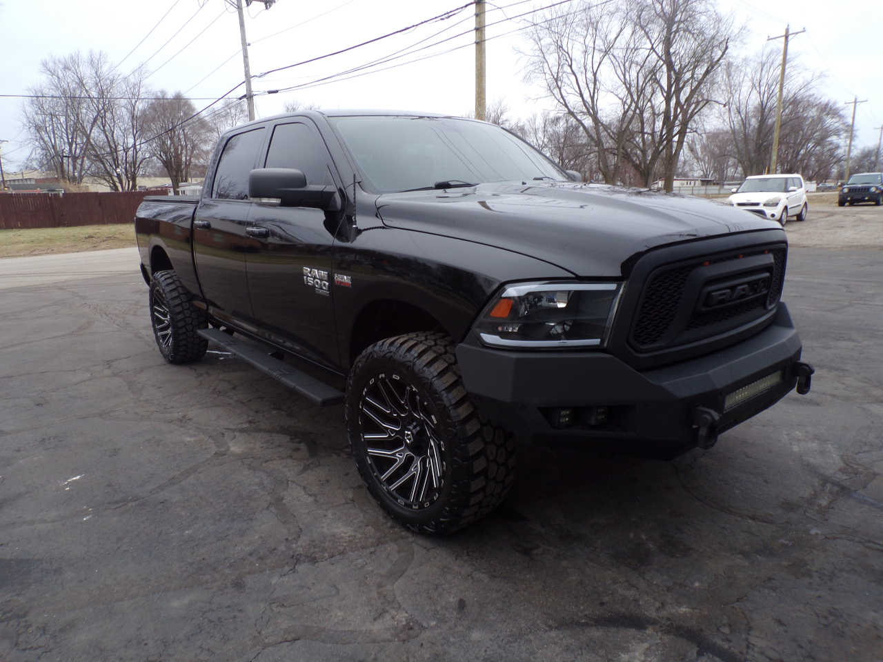 RAM 1500 Classic Tradesman 4x4 Crew Cab 6'4" Box 2019