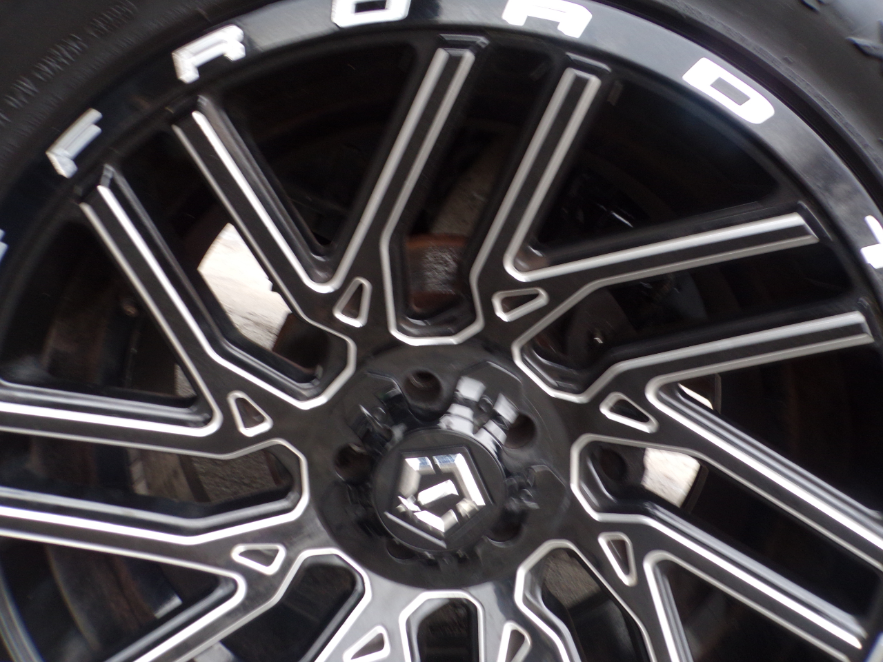 RAM 1500 Classic Tradesman 4x4 Crew Cab 6'4" Box 2019