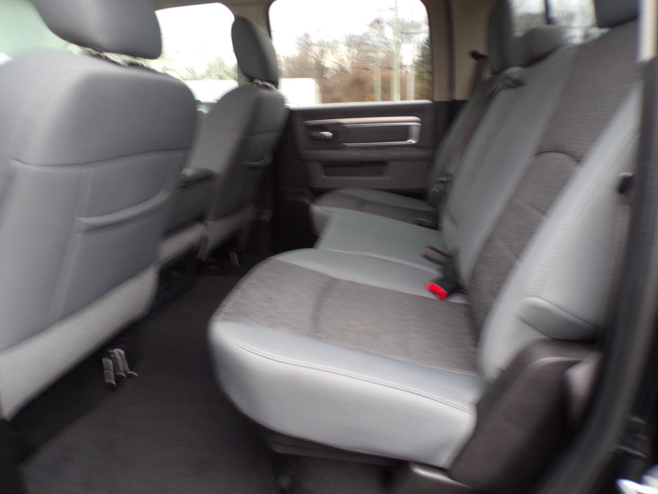 RAM 1500 Classic Tradesman 4x4 Crew Cab 6'4" Box 2019