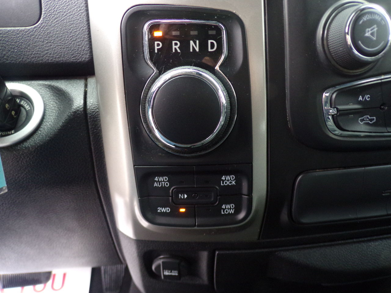 RAM 1500 Classic Tradesman 4x4 Crew Cab 6'4" Box 2019