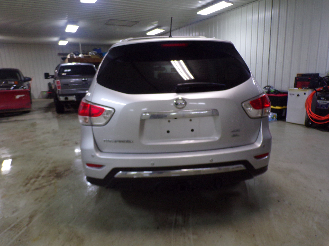 Nissan Pathfinder SV 4WD 2013