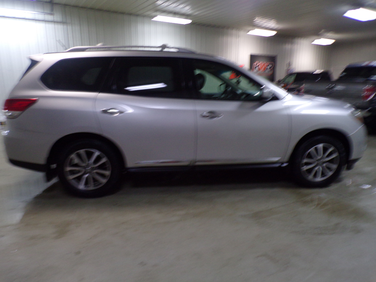 Nissan Pathfinder SV 4WD 2013