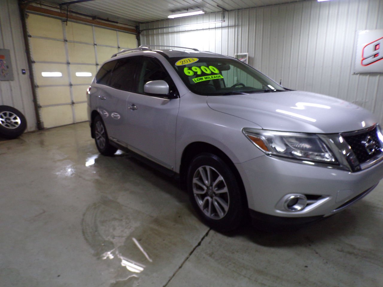 Nissan Pathfinder SV 4WD 2013