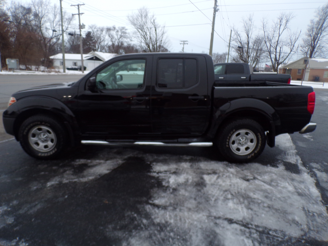 Nissan Frontier SL Crew Cab 4WD 2011