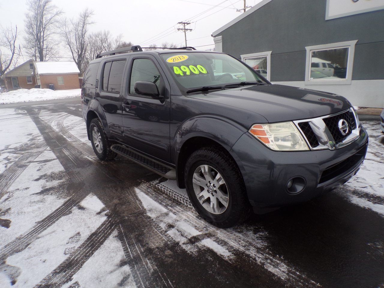 Nissan Pathfinder LE 4WD 2010