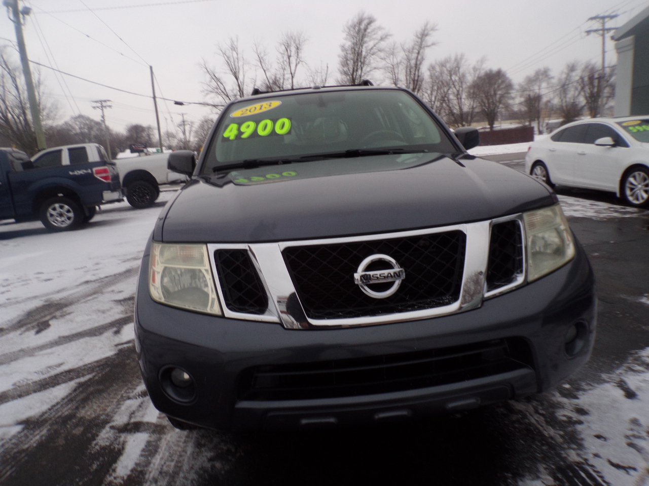 Nissan Pathfinder LE 4WD 2010