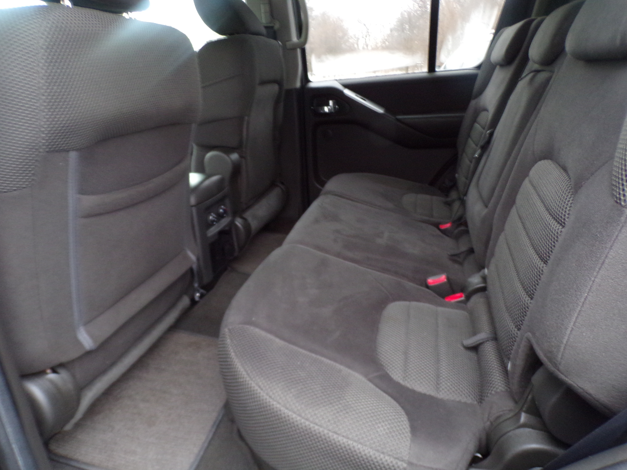 Nissan Pathfinder LE 4WD 2010