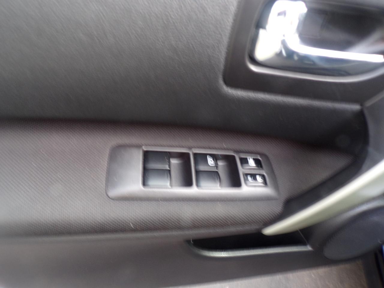 Nissan Rogue SV AWD 2012