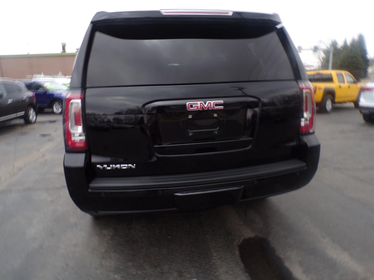 GMC Yukon SLT 4WD 2015
