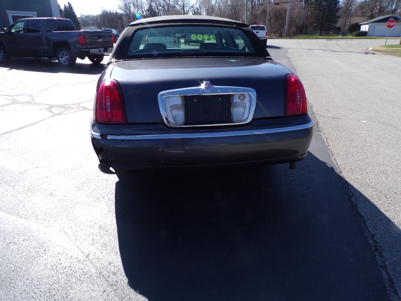 Lincoln Town Car Signature 2001