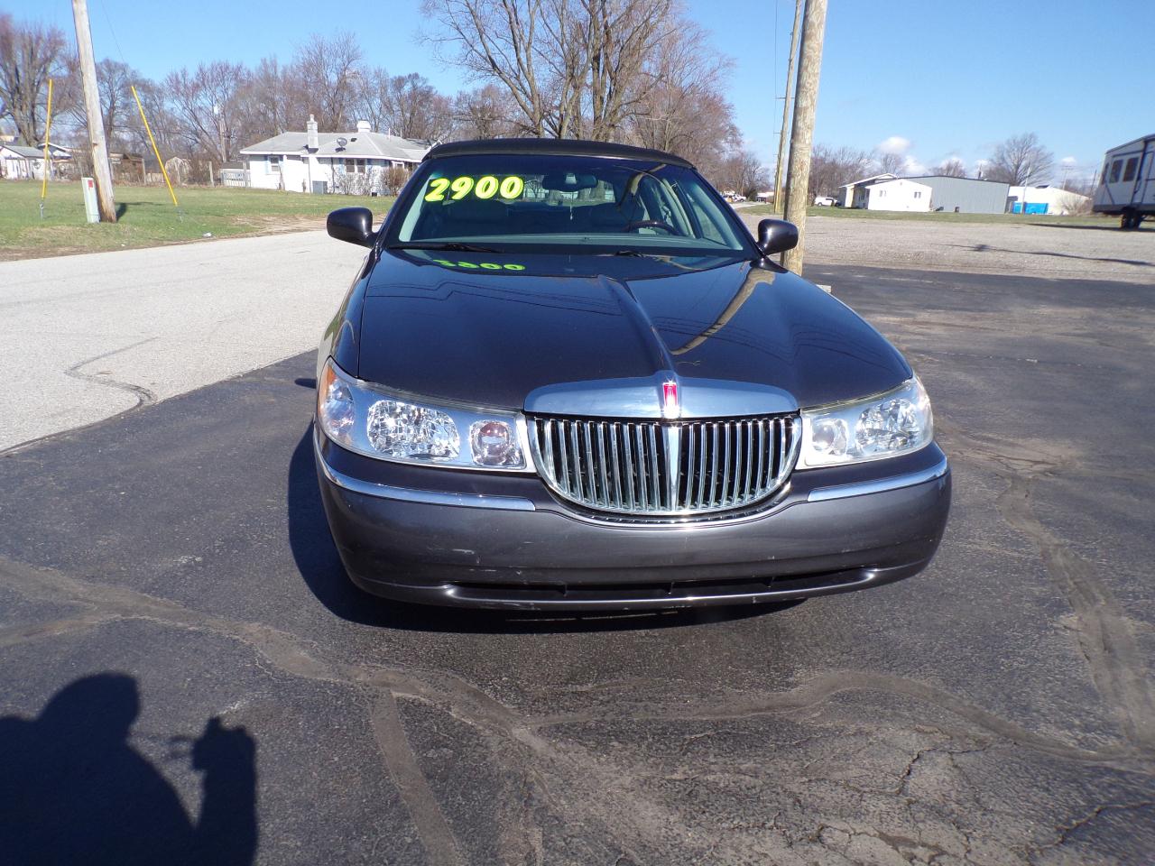 Lincoln Town Car Signature 2001