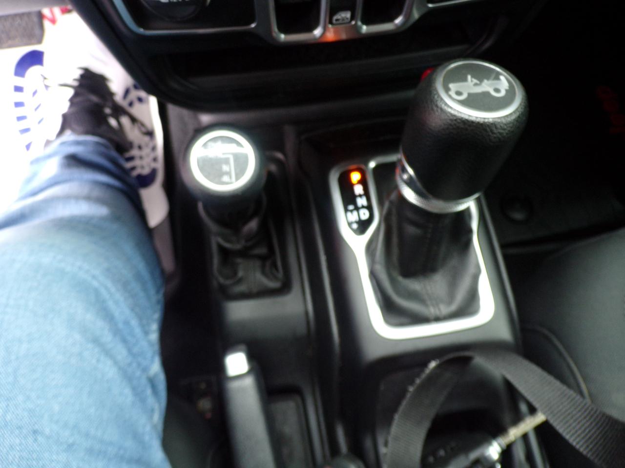 Jeep Wrangler Unlimited Sport 2018