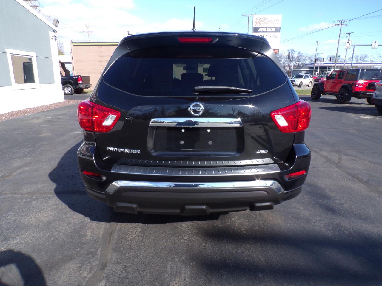 Nissan Pathfinder Platinum 4WD 2017