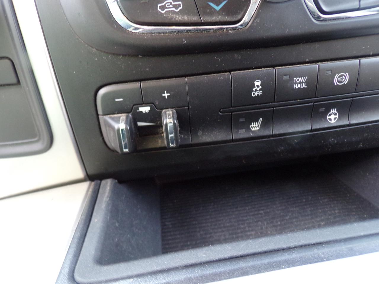 RAM 2500 SLT Crew Cab SWB 4WD 2018