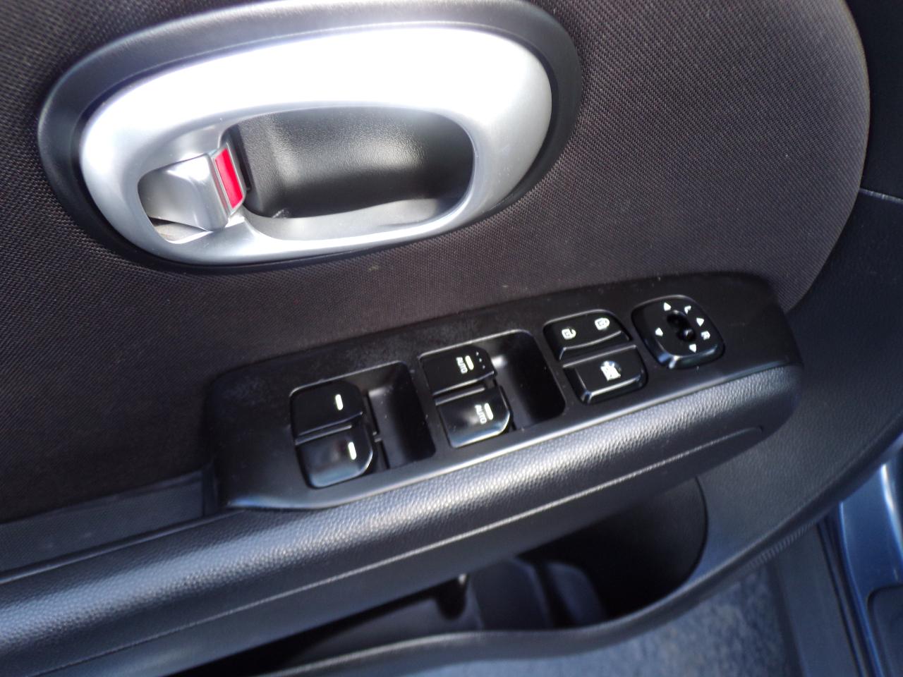 Kia Soul + w/Signature 2.0 Special Edition 2016