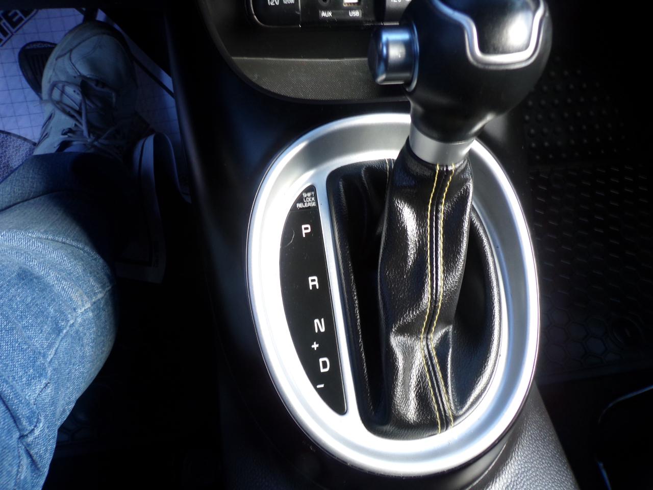 Kia Soul + w/Signature 2.0 Special Edition 2016