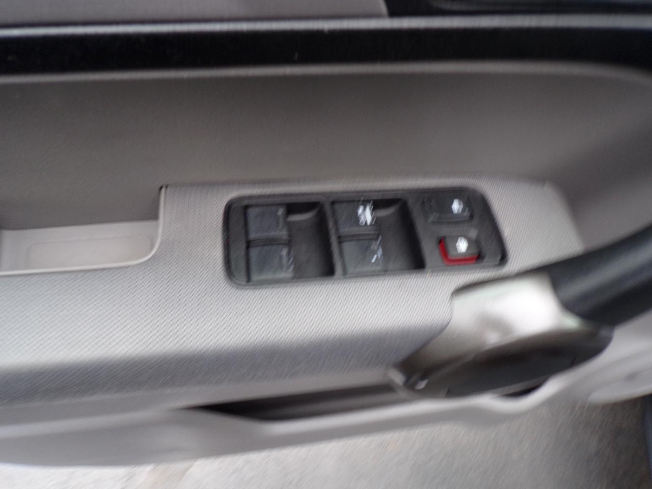 Honda CR-V SE 4WD 5-Speed AT 2011