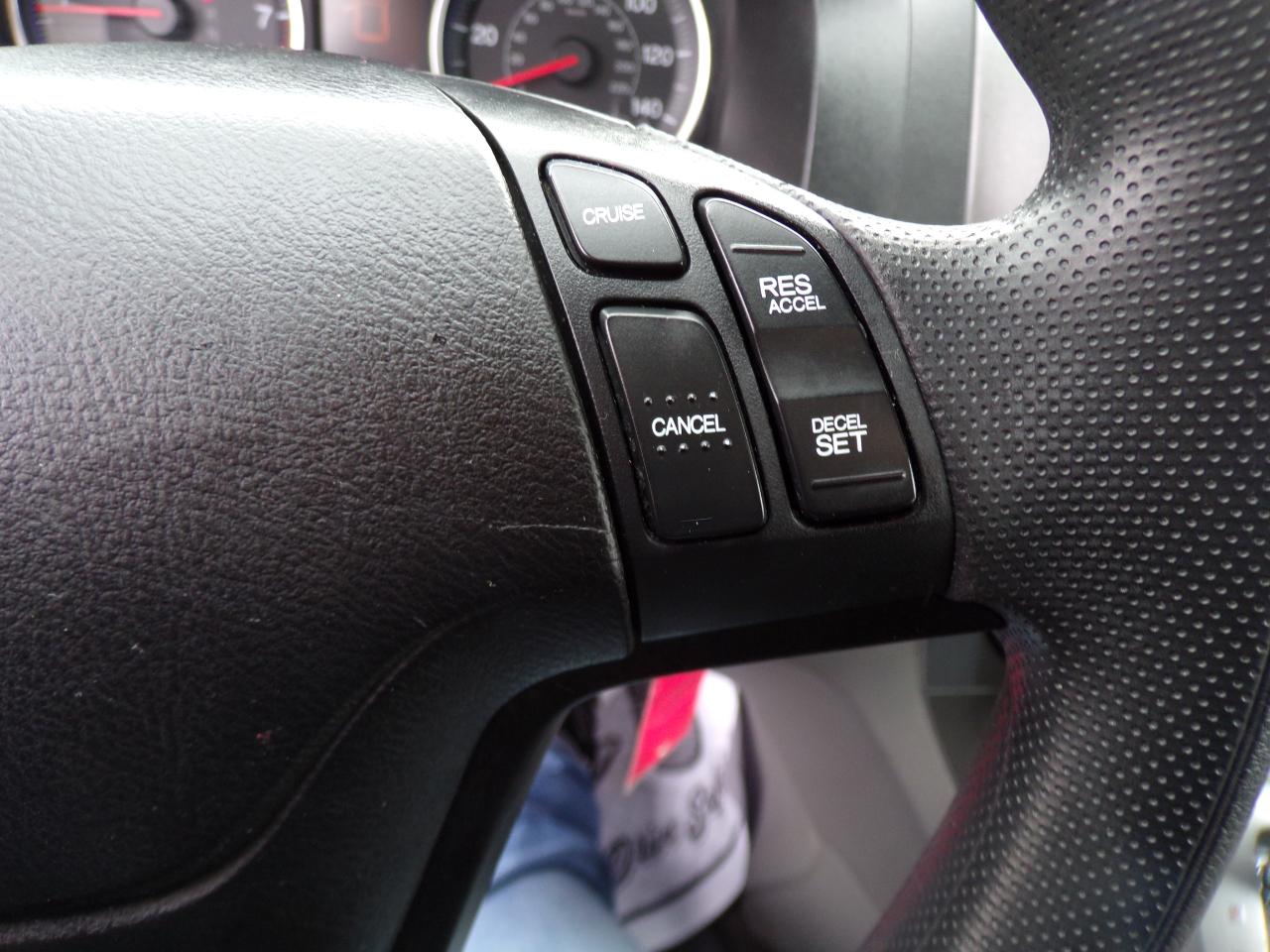 Honda CR-V SE 4WD 5-Speed AT 2011