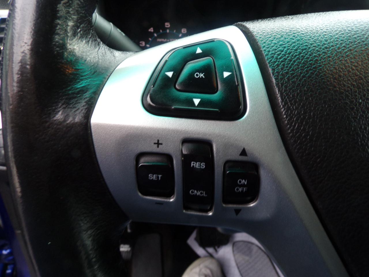 Ford Explorer XLT 4WD 2013