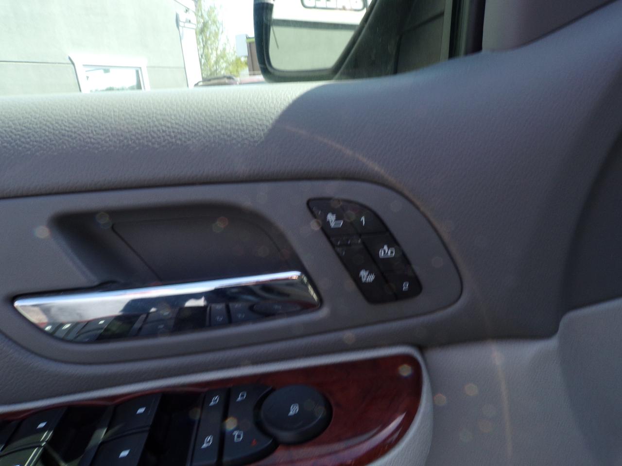 Chevrolet Silverado 1500 LTZ Crew Cab 4WD 2012