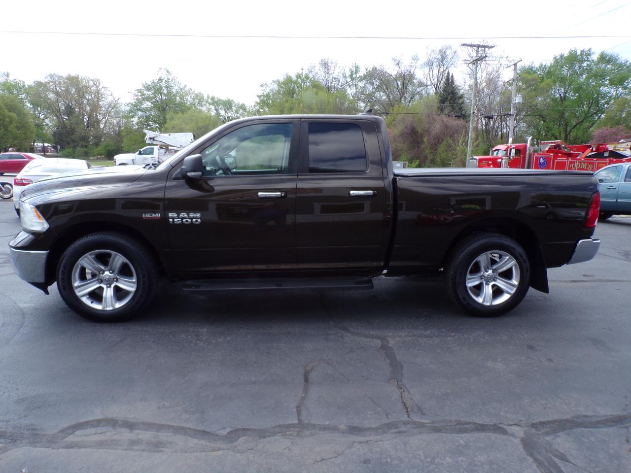 RAM 1500 SLT Quad Cab 4WD 2014