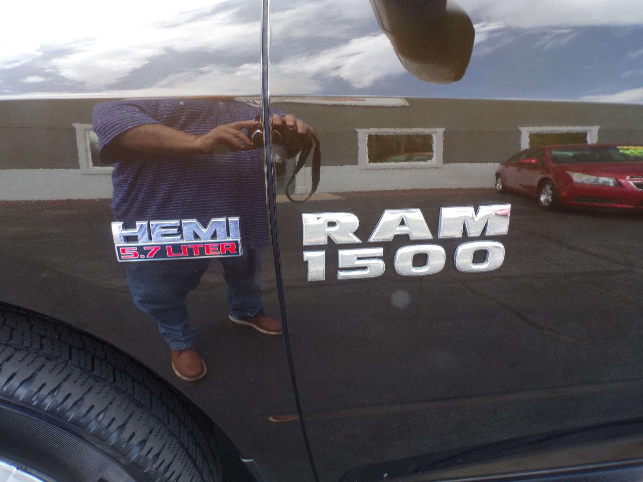 RAM 1500 SLT Quad Cab 4WD 2014