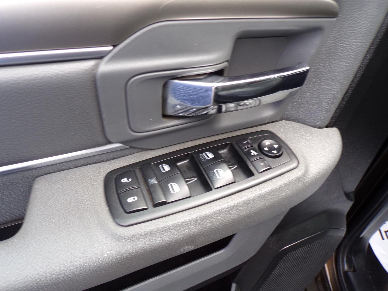 RAM 1500 SLT Quad Cab 4WD 2014