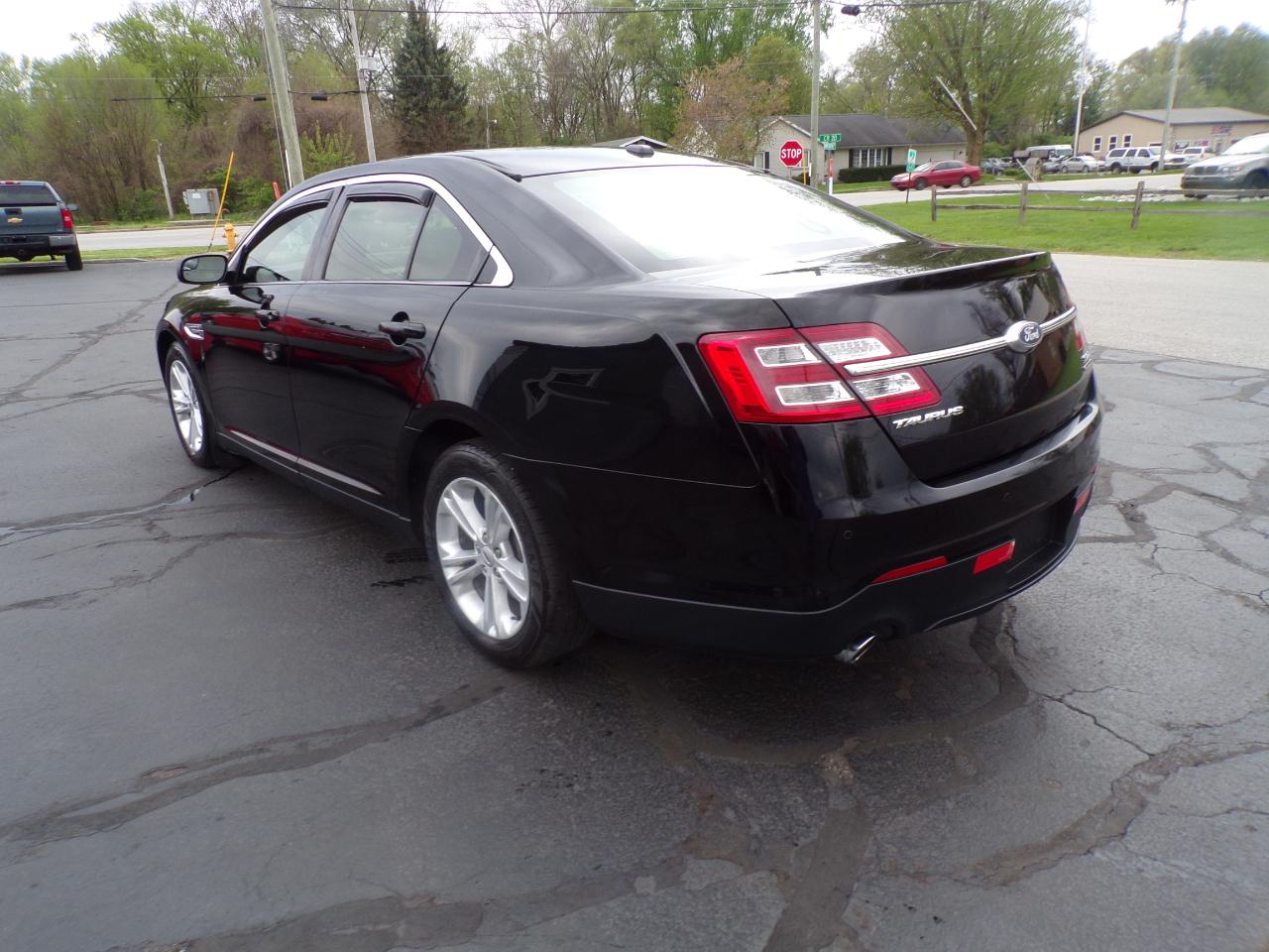 Ford Taurus SEL FWD 2016